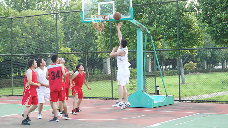 英姿飒爽 绽放青春 凌波微步 追逐梦想——东方帝维2017年篮球对抗友谊赛圆满结束！