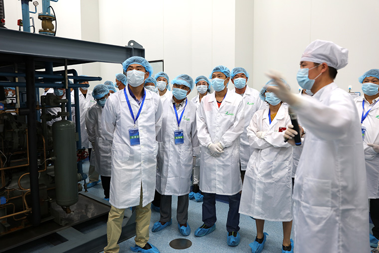 东方帝维首届“财富之翼”高峰论坛圆满成功