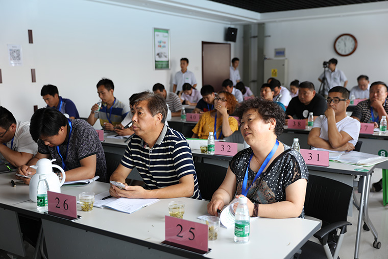 东方帝维首届“财富之翼”高峰论坛圆满成功