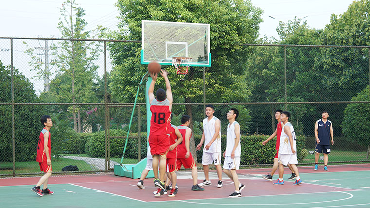 英姿飒爽 绽放青春 凌波微步 追逐梦想——东方帝维2017年篮球对抗友谊赛圆满结束！