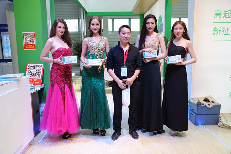 东方帝维携爆品、豪礼、美女及满满的诚意嗨爆畜博会！