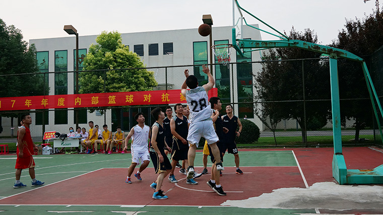 英姿飒爽 绽放青春 凌波微步 追逐梦想——东方帝维2017年篮球对抗友谊赛圆满结束！