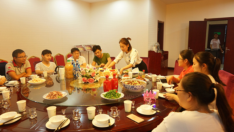 小小生日会，We are 伐木累—— 东方帝维九月员工生日会