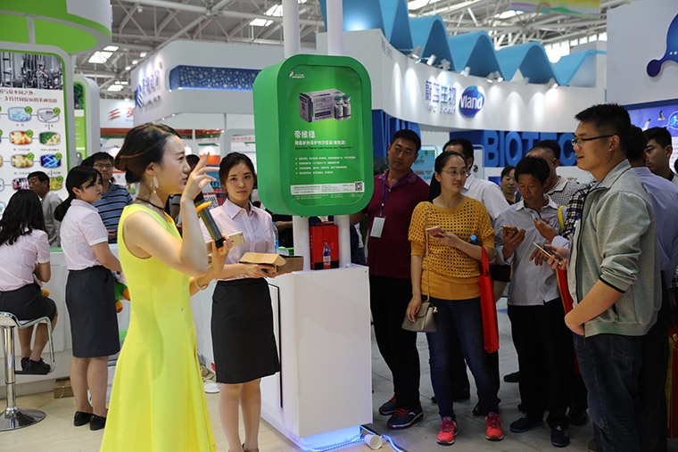 东方帝维携爆品、豪礼、美女及满满的诚意嗨爆畜博会！