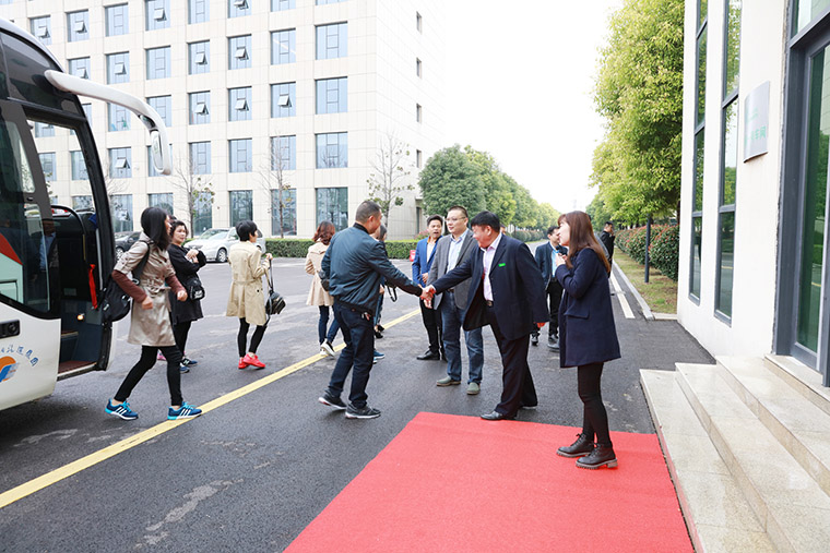 健康养殖 省心 生物防控 放心——东方帝维浙江区规模场技术研讨会暨感恩回馈活动圆满成功！