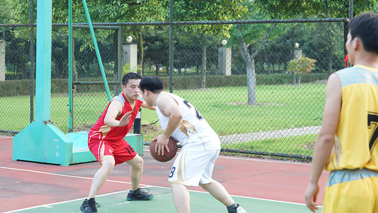 英姿飒爽 绽放青春 凌波微步 追逐梦想——东方帝维2017年篮球对抗友谊赛圆满结束！